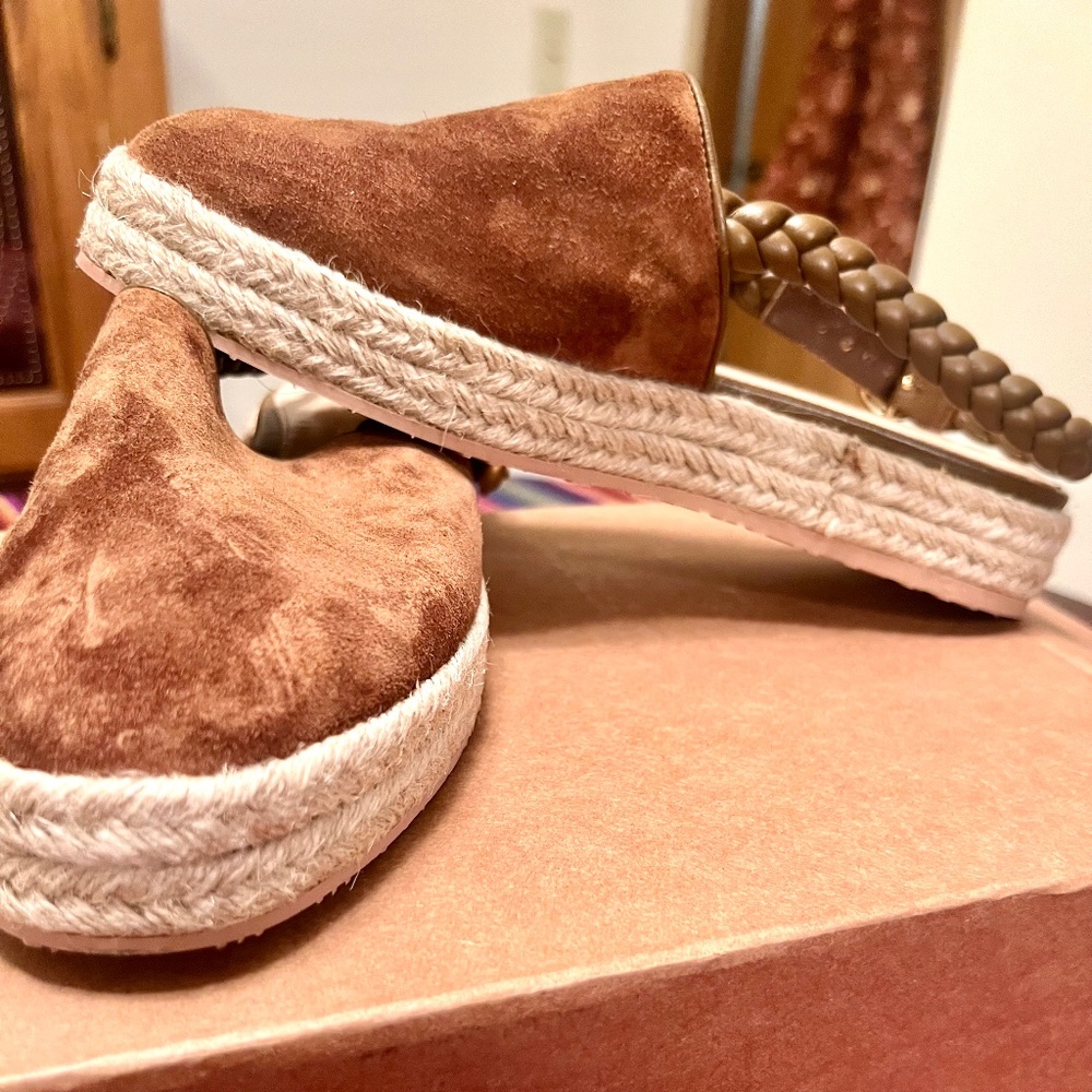 Beautiful Like-New Gianvito Rossi Espadrilles in Warm Brown Suede